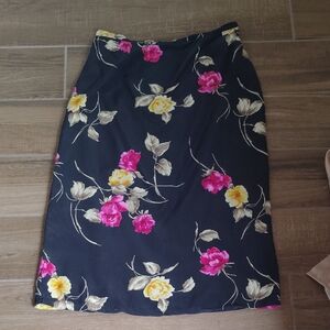 VTG 90s Casual Corner 100% Silk Dark Floral Pencil Skirt Sz 6 Office Career Y2K